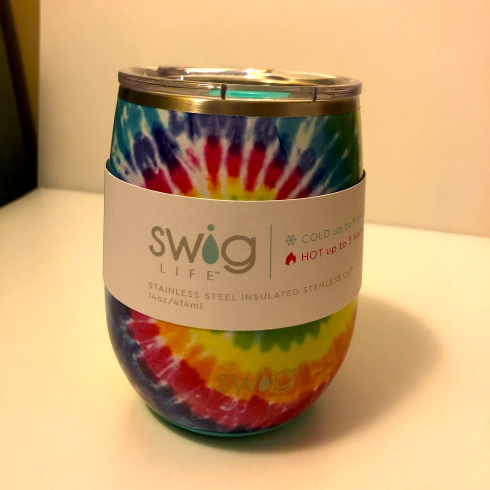 Swig 14oz tie dye stainless steel insulated cup.